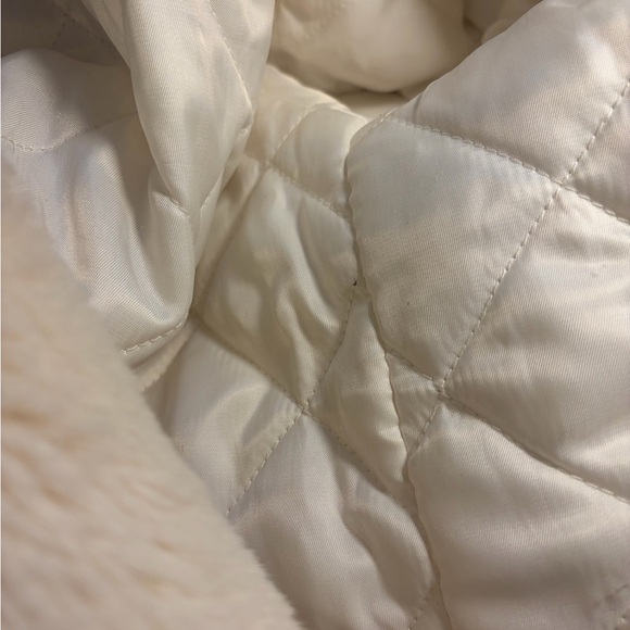 Eaves | Oversized Plush Cream Teddy Jacket - Women's Faux Fur Coat - Picture 12 of 16